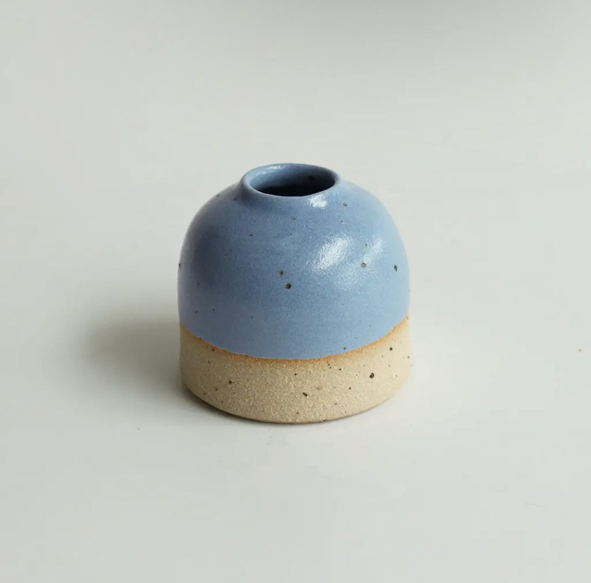 Mini bud
vase stoneware